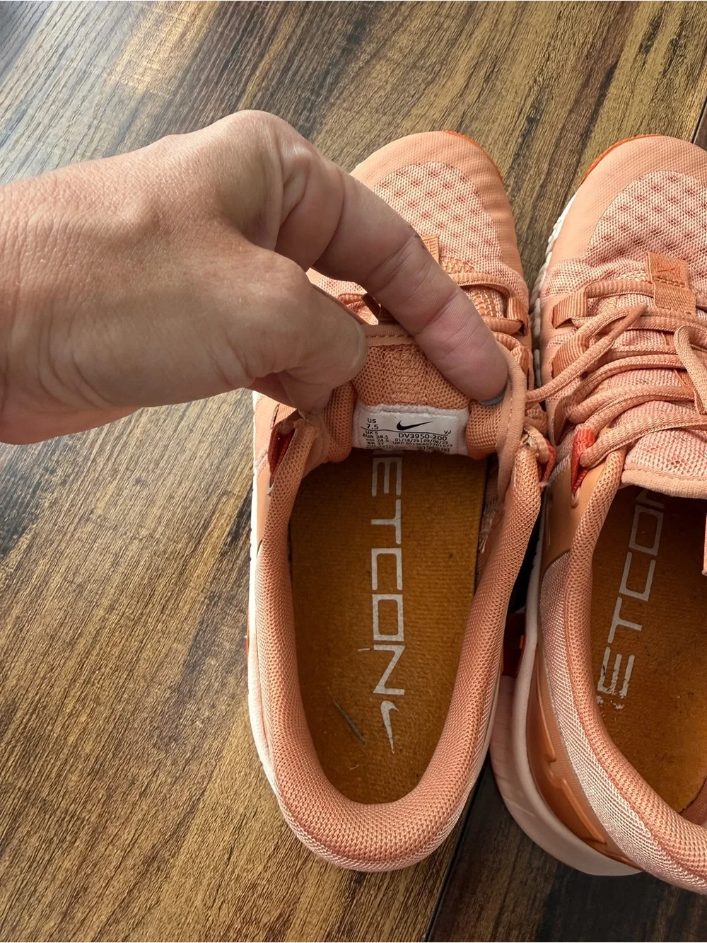 Nike Metcon Free Coral/Pink Training Sneakers